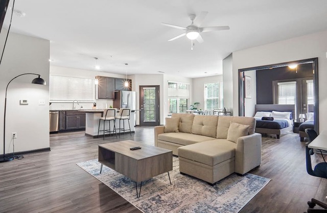 King 3BR Suite in North Raleigh