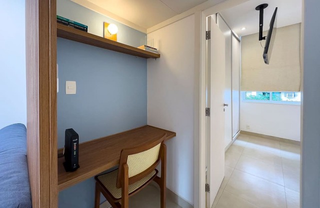 Leblon | Apt com suíte a poucos metros da Praia do Leblon - por Casapē Rio