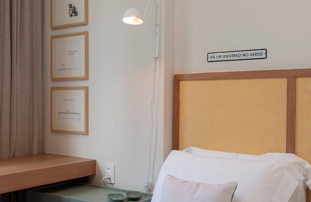 Leblon | 5min da Praia, recém reformado e amplo comércio local - por Casapē Rio