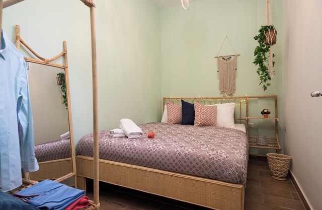 Boho-Chic 2BR - Apt & Balcony