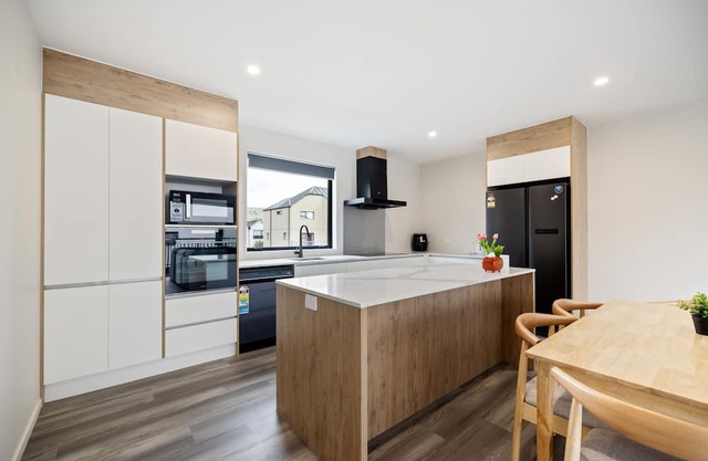 CBD Comfort Walk Everywhere-Unit 4