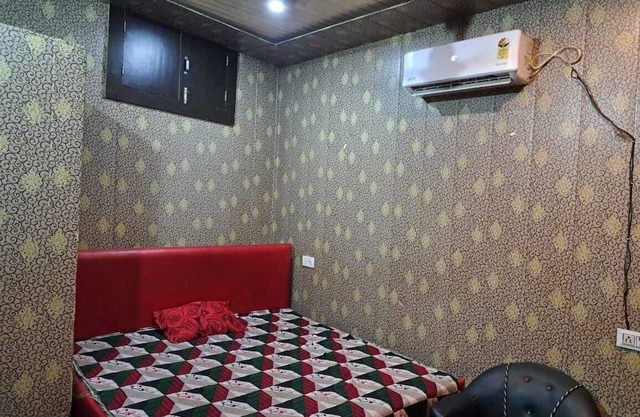 Pari Ac Restaurant & Hotel