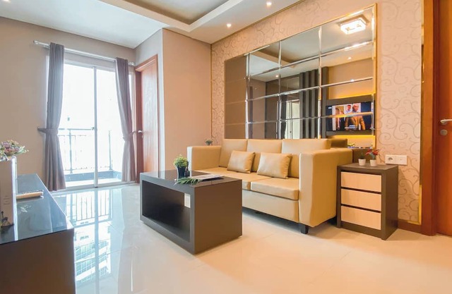 Modern And Spacious 2Br Apartment Green Bay Condominium