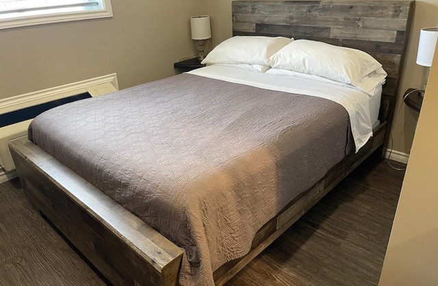 Timber Wolf Inn Motel
