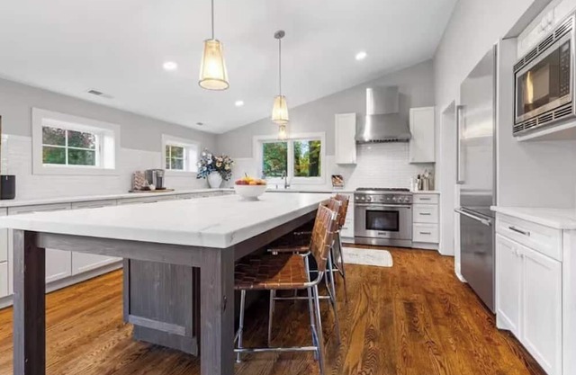 Spacious 5-bedroom house in Westport