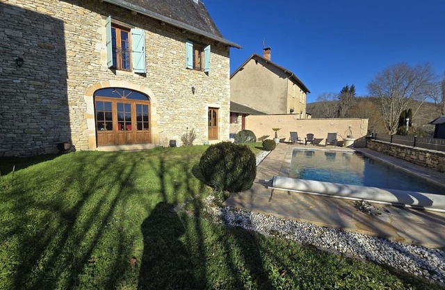 Gite Coly-Saint-Amand, 3 bedrooms, 6 persons