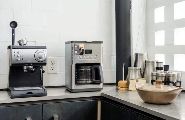 Maya: Stylish 1-Bedroom Apartment