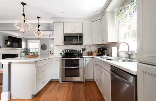 4BR Dilworth Charmer | Pool | Gym -SouthEnd/Uptown