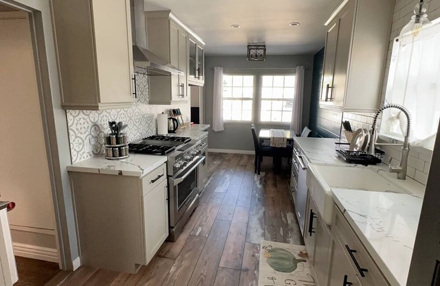 Charming house in pleasant Glendora with WiFi and AC