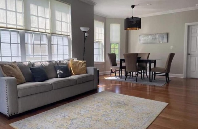 3 Bdrm Hideaway with Garage