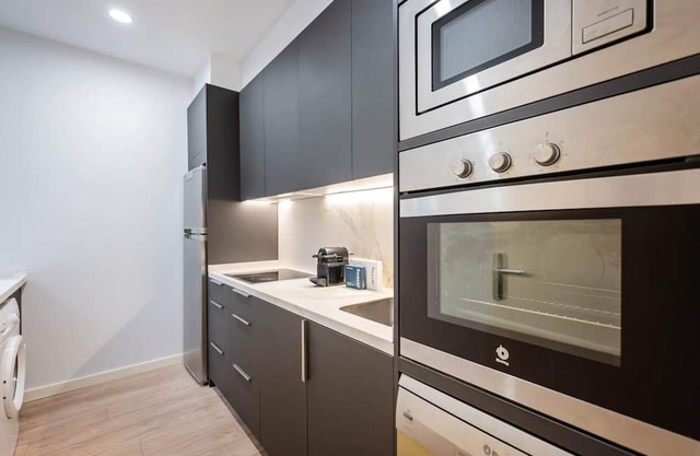 Gran Via 202 - Two Bedroom Apartment, Sleeps 4