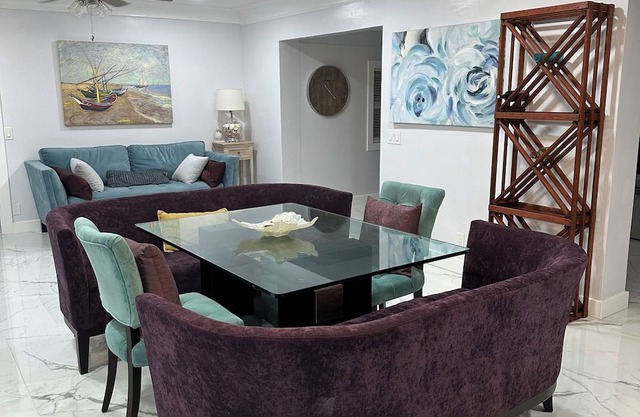 Fabulous 5-bedroom house in Lake Worth Beach next to lake fishing