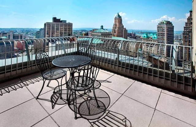 2 Connecting Suites at a 4⭐️ Hotel