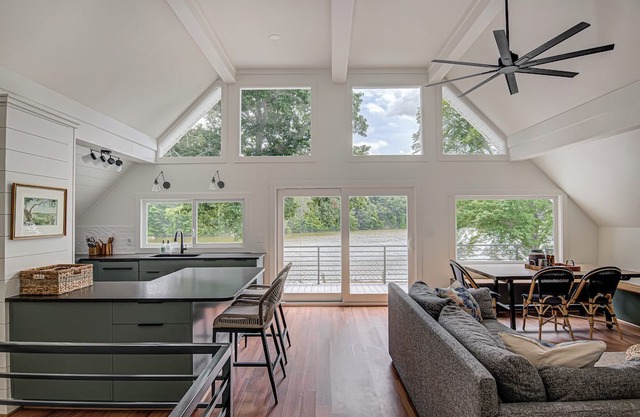 Charming 3-Bedroom Lake House w/Hot Tub and Playground