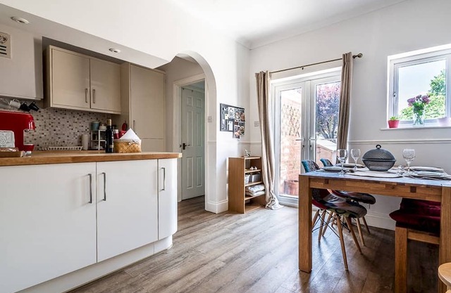 Pass the Keys | Bright and homely in a vibrant area of Exeter