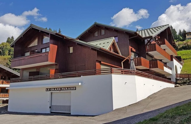 1st floor, balcony, parking, ski locker, 20m², Les Gets