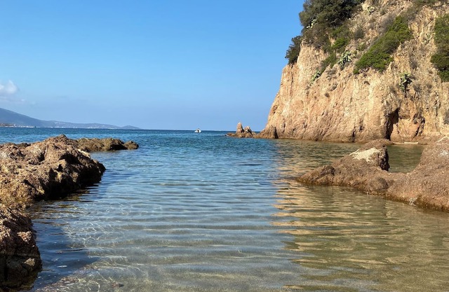 Air-conditioned house ideal for two families, beach on foot.