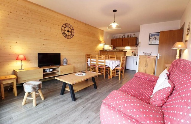 1st floor, balcony, tv, ski locker, 45m², Les Gets