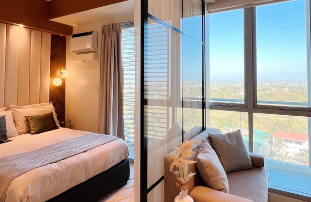 FULLY INTERIOR - Luxury Executive Studio Condo Unit w/balcony. Full amenities!
