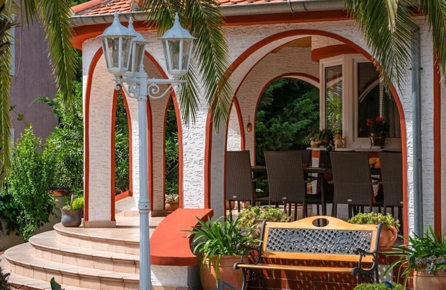 Small Castle Comfortable holiday residence