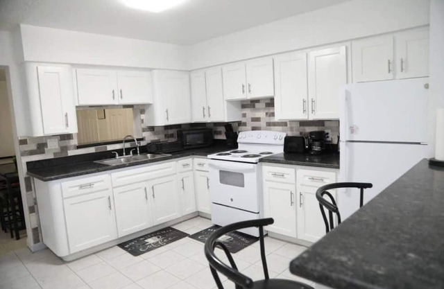 Spacious 3 Bed -Central location