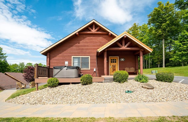 Mountainside Cabin 53-Hot Tub, Dog Friendly