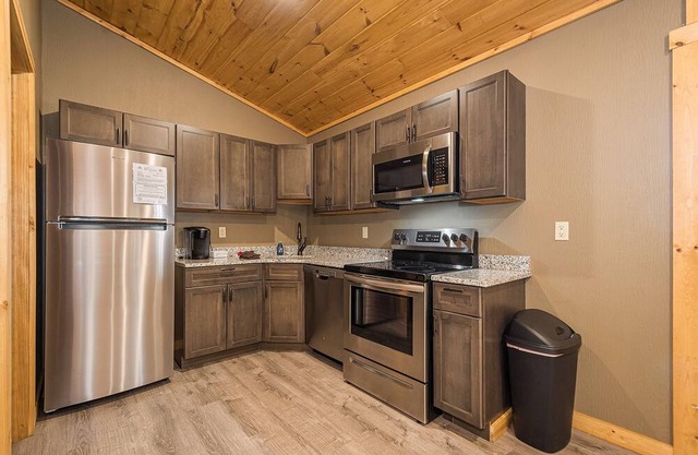 Grandview Cabin Suite 27-Hot Tub, Dog Friendly