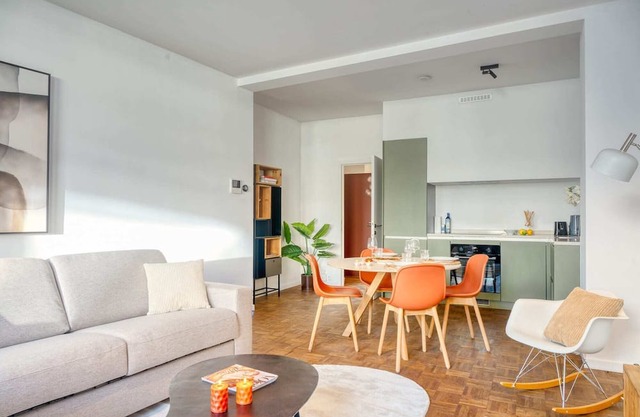 Bright 1BR Haven in Antwerp with Terrace