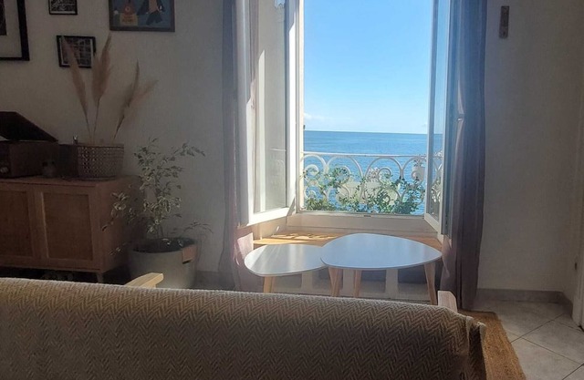 Charmant T2 Vue Mer - Centre Ville de Bastia - Quartier Animé