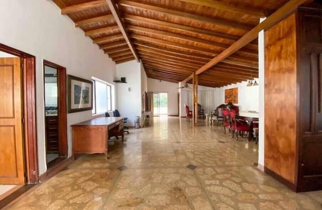 Casa Grande y Cómoda
