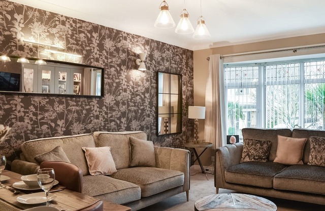 3 bedroom accommodation in Boston Spa, near Wetherby