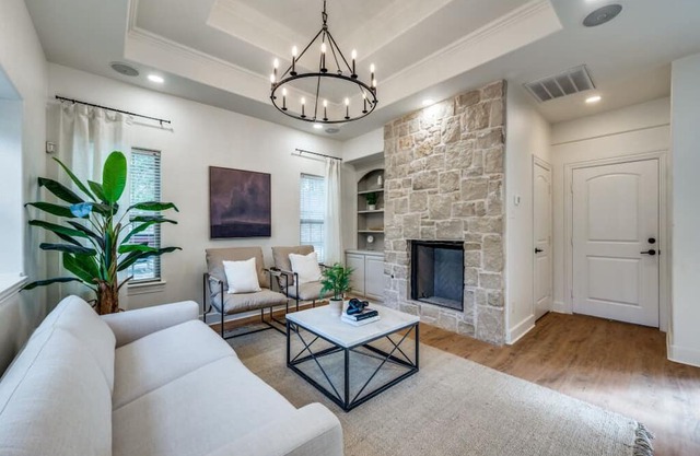 Gorgeous 4bed/3.5 bath in desirable area of Aubrey! Close to all wedding venues!