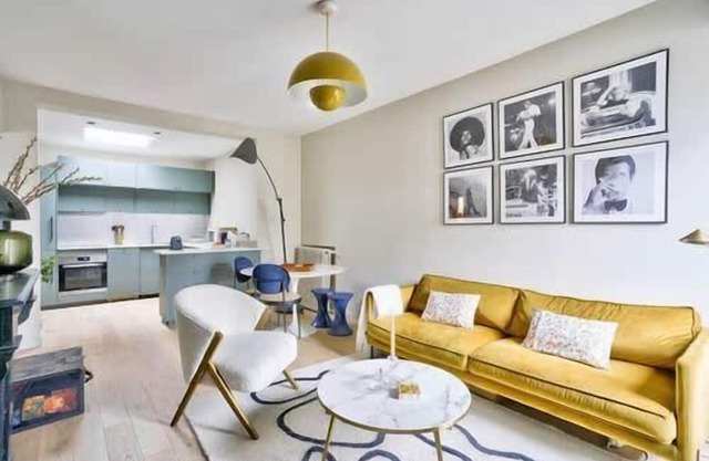 Charming love nest in Paris