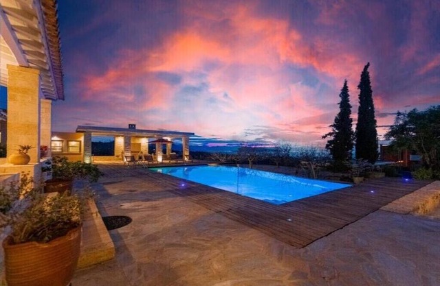 BH933 - C - Villa Aigina