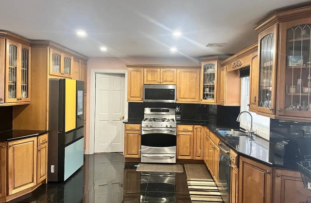 Downtown Edison, Close to NYC Modern Luxury Retreat - Single Family Home