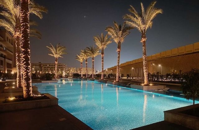 Carrara White 3BR APT Garden and Pool