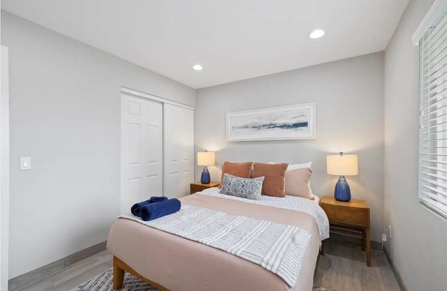 All Newly Renovated 15 mins to Disney 8