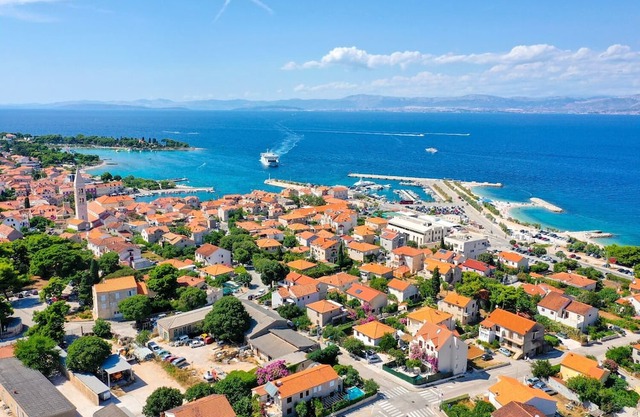 L&R - Private Pool - A1