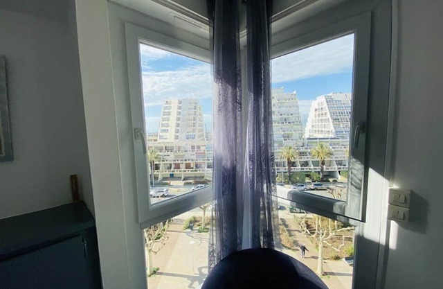 Bel Appartement 4 Couchages , Centre Ville ,vue Mer , Terrasse , Clim , Parking