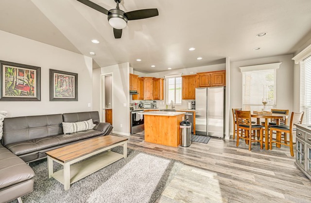 Yuma Home w/ Fire Pit & Outdoor Community Pool!