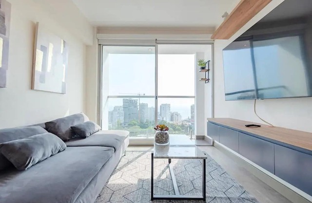 Keyless 1BR Ocean View TV 65" Peruvian 1606
