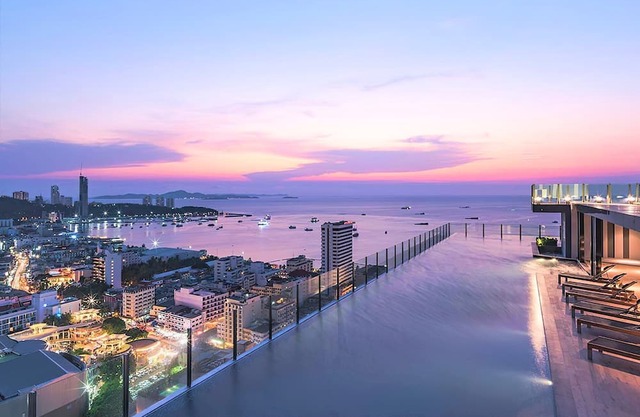 Central Pattaya, Sky pool and Next To The Beach