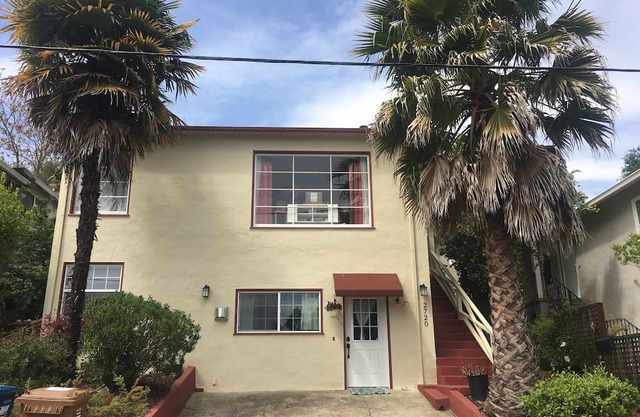 Furnished Room in Quiet 2 Bedroom Home. Walk, Bike or Bus to Downtown Martinez.