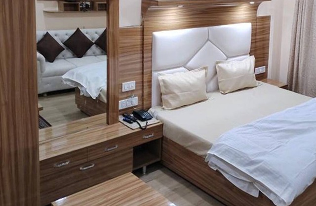 Fabhotel Shivansh Homestay