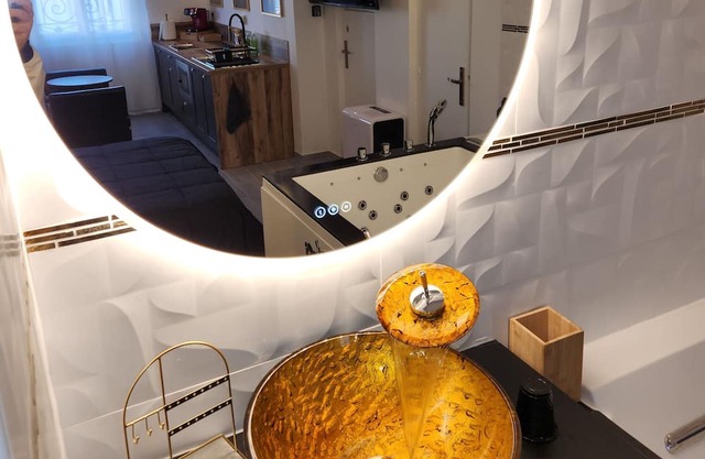 Studio Romantique Avec Jacuzzi