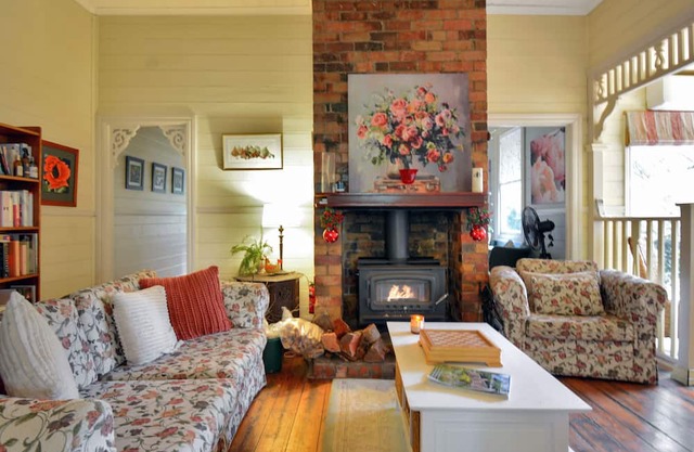 'Willow Cottage' Serene Stay in the Heart of Town