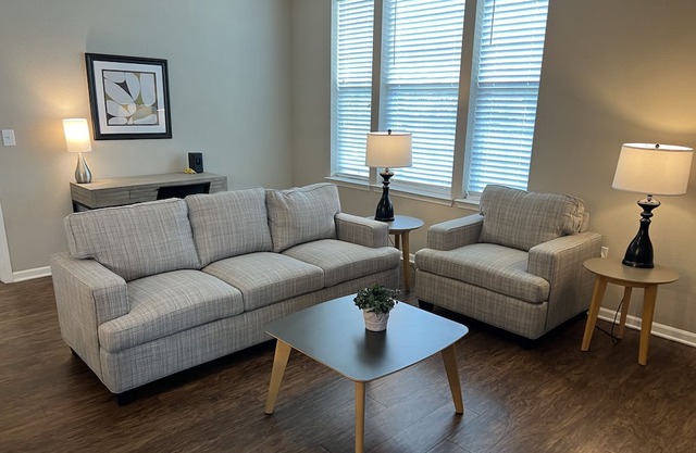 Short term fully furnished rental! Hotel alternative!