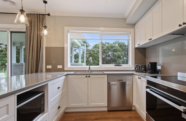 Black Swan Retreat at Metung