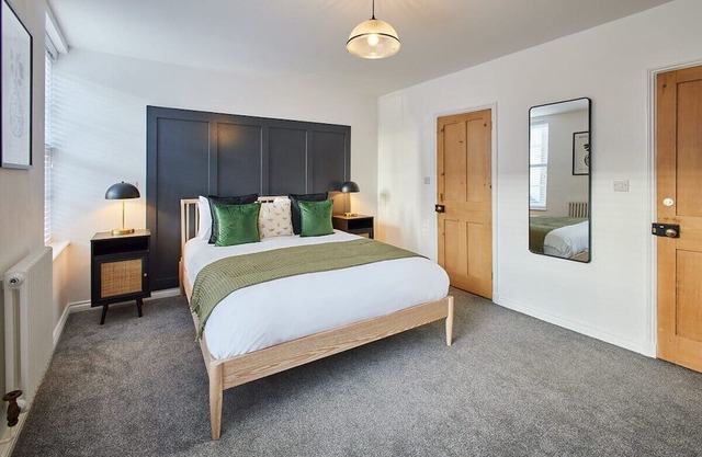 Host & Stay | Penny Farthing Cottage