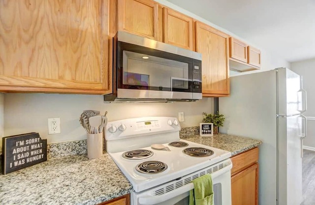 Spacious Gem Close 2 Airport!